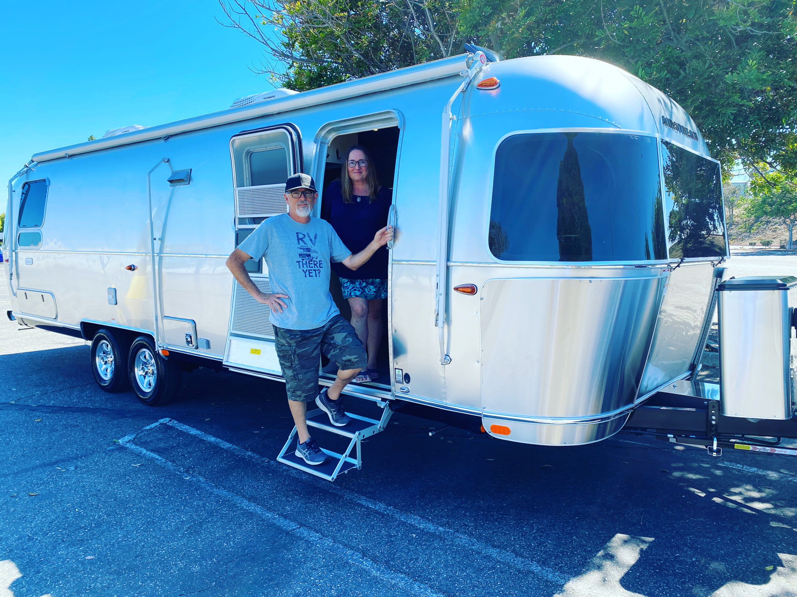 Tony and Danna Phalen with their 2023 30' Flying Cloud RBT "Rollin Rivets".